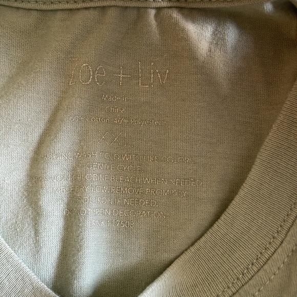 xl yosemite tshirt with a tiny stain on the front barely noticeable super soft - Picture 4 of 4